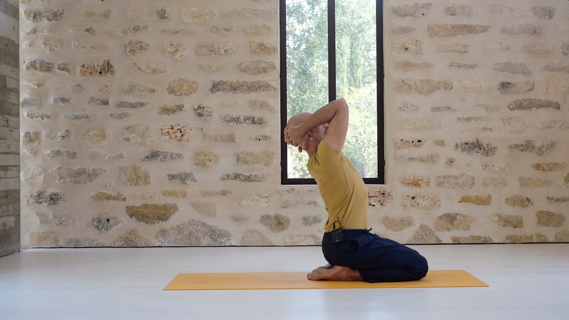 לייצר מרחב- שיפור טווחי תנועה ושחרור אזור הצוואר